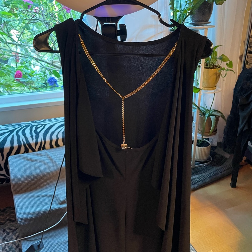 💜Joseph Ribkoff Black Dress with Gold Chain Accent (Crystal Butterfly)